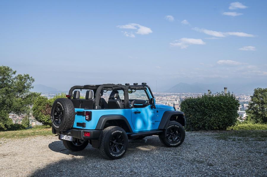  Jeep Wrangler Rubicon MoparONE Pack 2016 года  (фото 16 из 32)